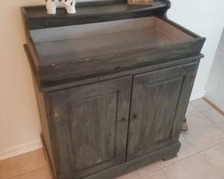 Zinc-lined dry sink
