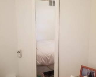 Wall mirror
