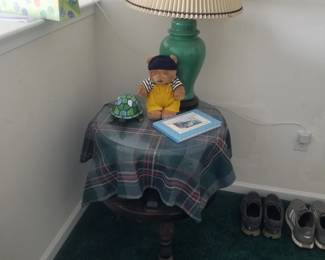 Accent table; table lamp