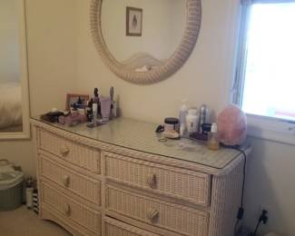 Wicker 6-drawer dresser; matching large round mirror