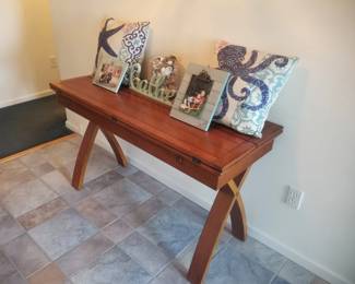 Flip top foyer table; beachy decor