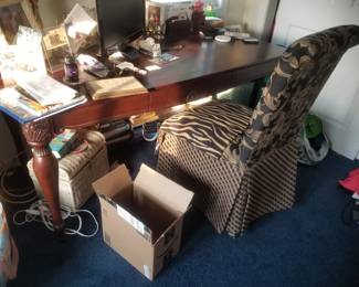 Table/desk; Parsons chair