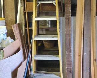 Foot Fiberglass Step Ladder