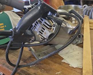 Skilsaw Worm Drive Circular Saw second image