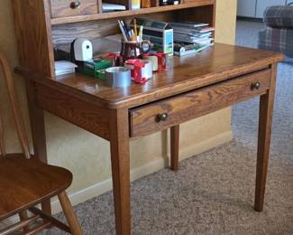 Oak ShakerStyle Writing Desk with Hutch