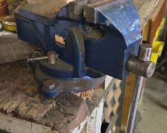 Heavy Duty Bench Vise