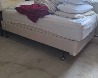 Twin Spindle Bed Set