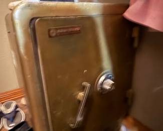 Old safe- being muscles to help load this beast!