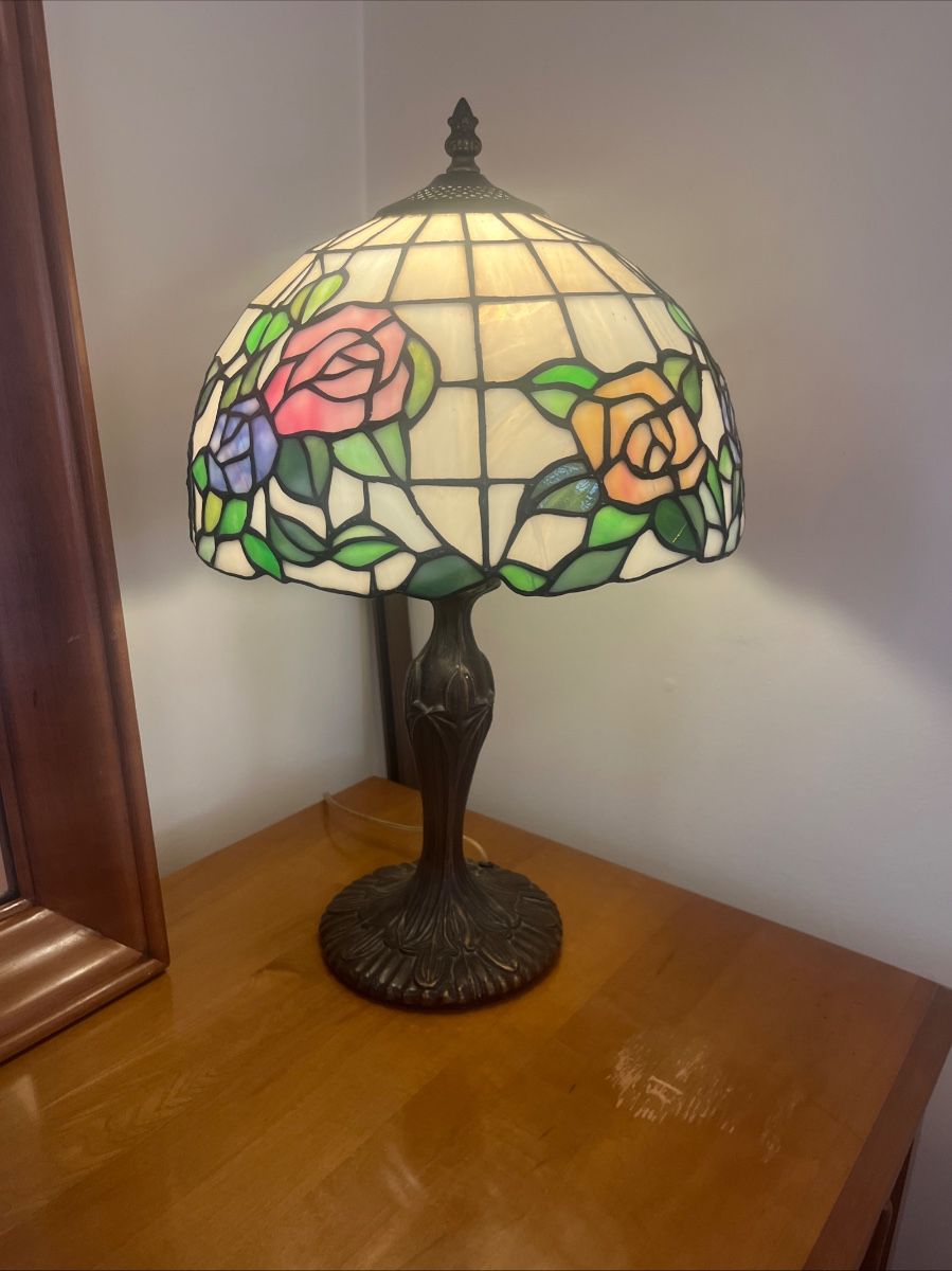 Tiffany’s style table lamp