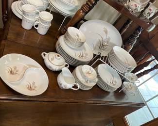 Harmony House Golden Wheat China 8 place settings 