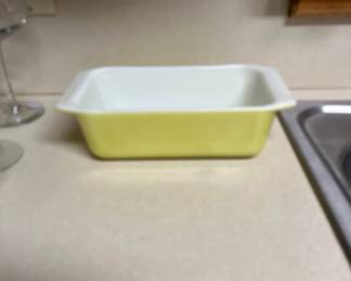 Vintage yellow Pyrex loaf dish