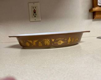 Vintage Pyrex Early American Divided Casserole Dish Brown 1 1/2 Quart #36
