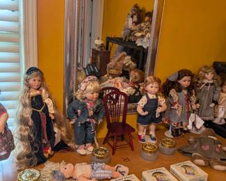 Dolls Corner Group