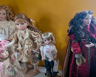 Dolls Standing