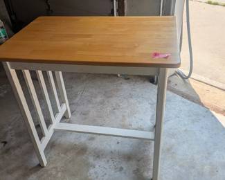 *White/wood grain Table 1