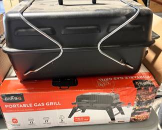 Portable gas grills