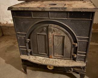 Cast iron Federal Airtight wood burning stove