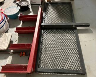 Steel hitch cargo tray