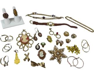 Costume Jewelry Cameo Pins Brooches