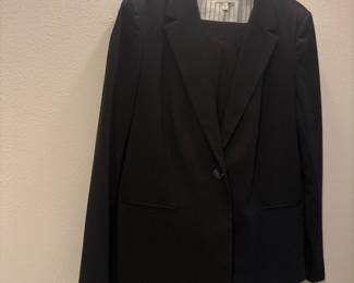 Chaus NY Woman’s Black Pants Suit Size 16