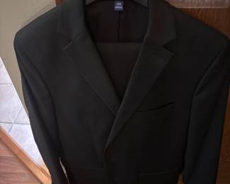 Apt 9 Slim Fit Men’s size 40R Black Suit (Worn once)