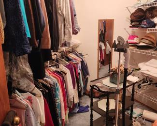 Furniture • Cameras • Tools • Collectibles • Décor
