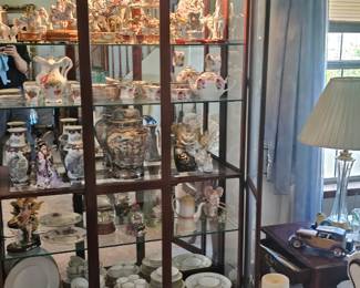 Furniture • Cameras • Tools • Collectibles • Décor