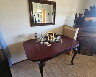 Furniture • Cameras • Tools • Collectibles • Décor