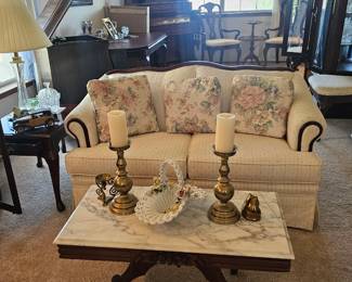 Furniture • Cameras • Tools • Collectibles • Décor