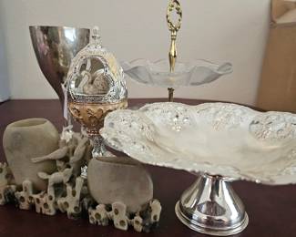 Furniture • Cameras • Tools • Collectibles • Décor