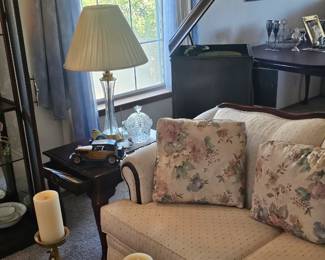 Furniture • Cameras • Tools • Collectibles • Décor