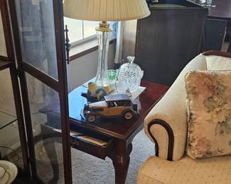 Furniture • Cameras • Tools • Collectibles • Décor