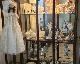 Furniture • Cameras • Tools • Collectibles • Décor