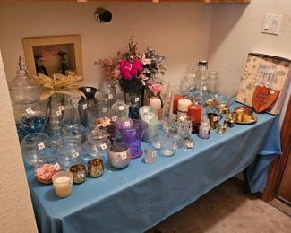 Furniture • Cameras • Tools • Collectibles • Décor