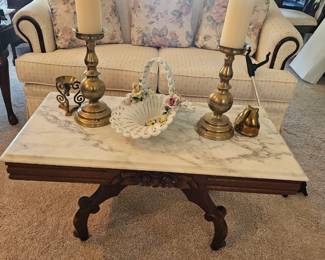 Furniture • Cameras • Tools • Collectibles • Décor