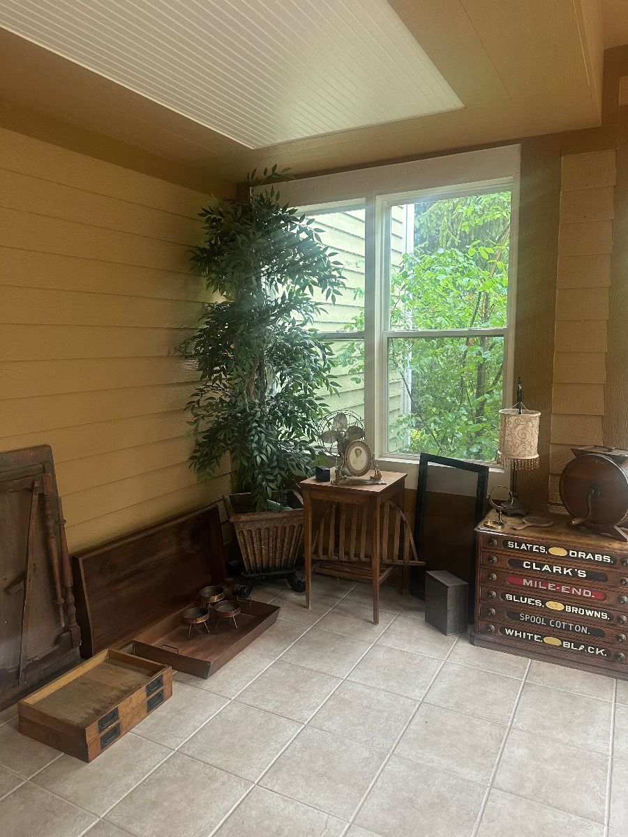 Antique decor pieces