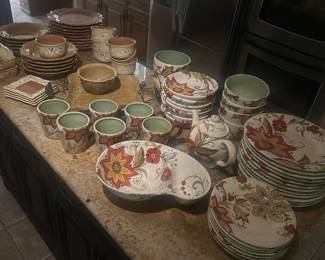 Decorative dishware