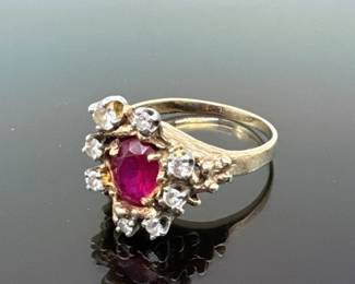 Gold ruby diamond ring
