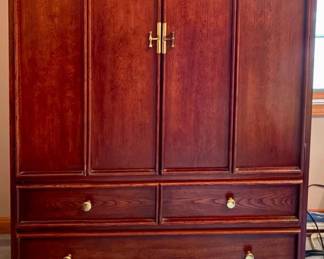218  Stanley Mid Century Gentlemans Chest
