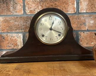 Antique mantle clock 