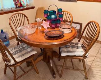 Cute round table and chairs perfect for a small space 