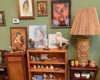 Owls everywhere!