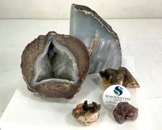 Agate Booken and Geode