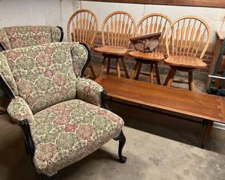 pair of upholstered chairs, 4 barstools, & mid-century coffee table