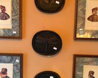 Oval wall plaques