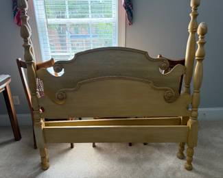Double/Full Vintage Four Poster Bed