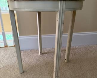 White round side table. Needs refinishing. 