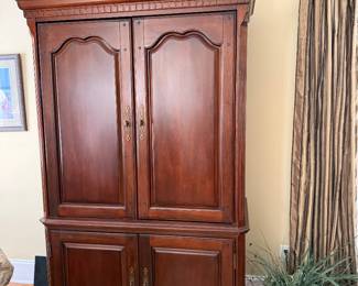 TV/Media Entertainment Armoire