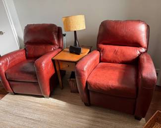 2 leather recliners