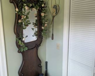 Hallway coat hanger